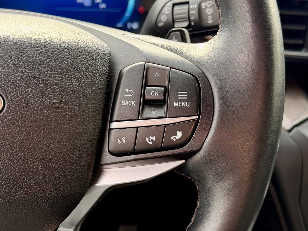 Certified 2020 Ford Explorer Platinum w/ Premium Technology Package image 32