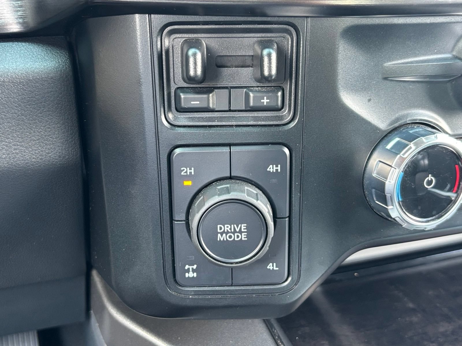 Used 2023 Ford F250 Lariat w/ Sport Appearance Package AWD/4WD image 20