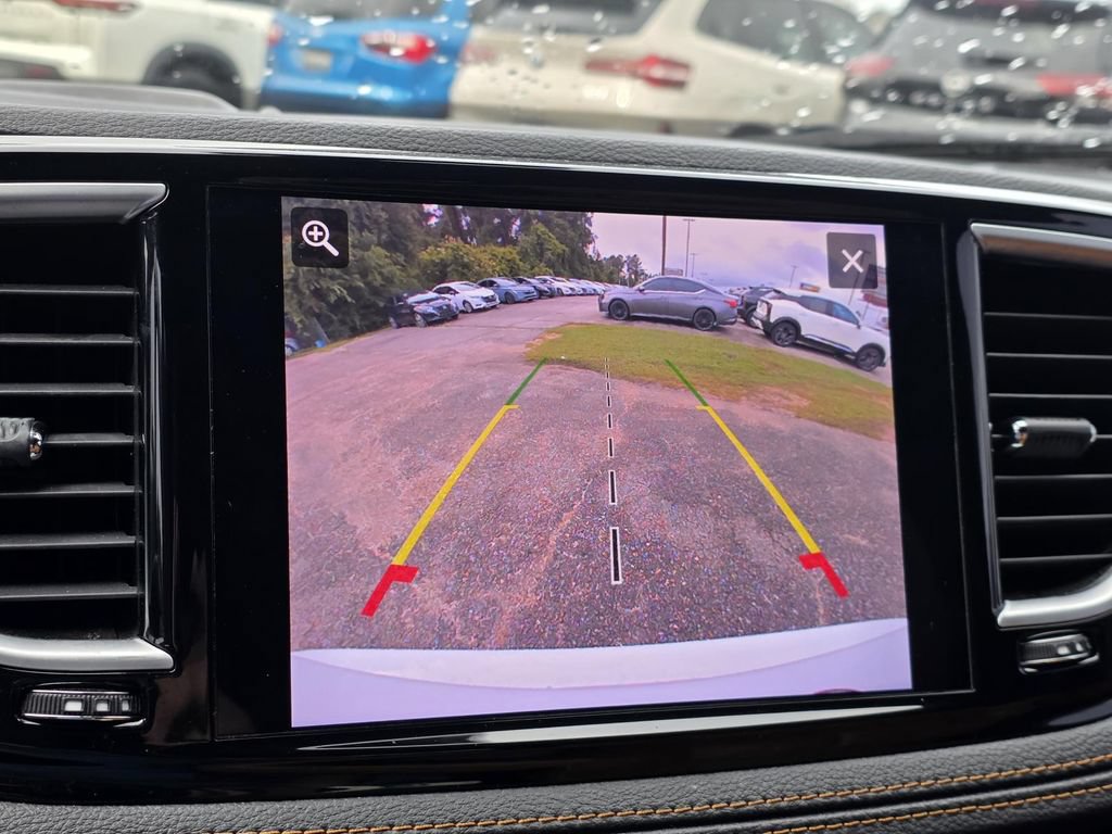 Used 2022 Chrysler Pacifica Pinnacle FWD image 24