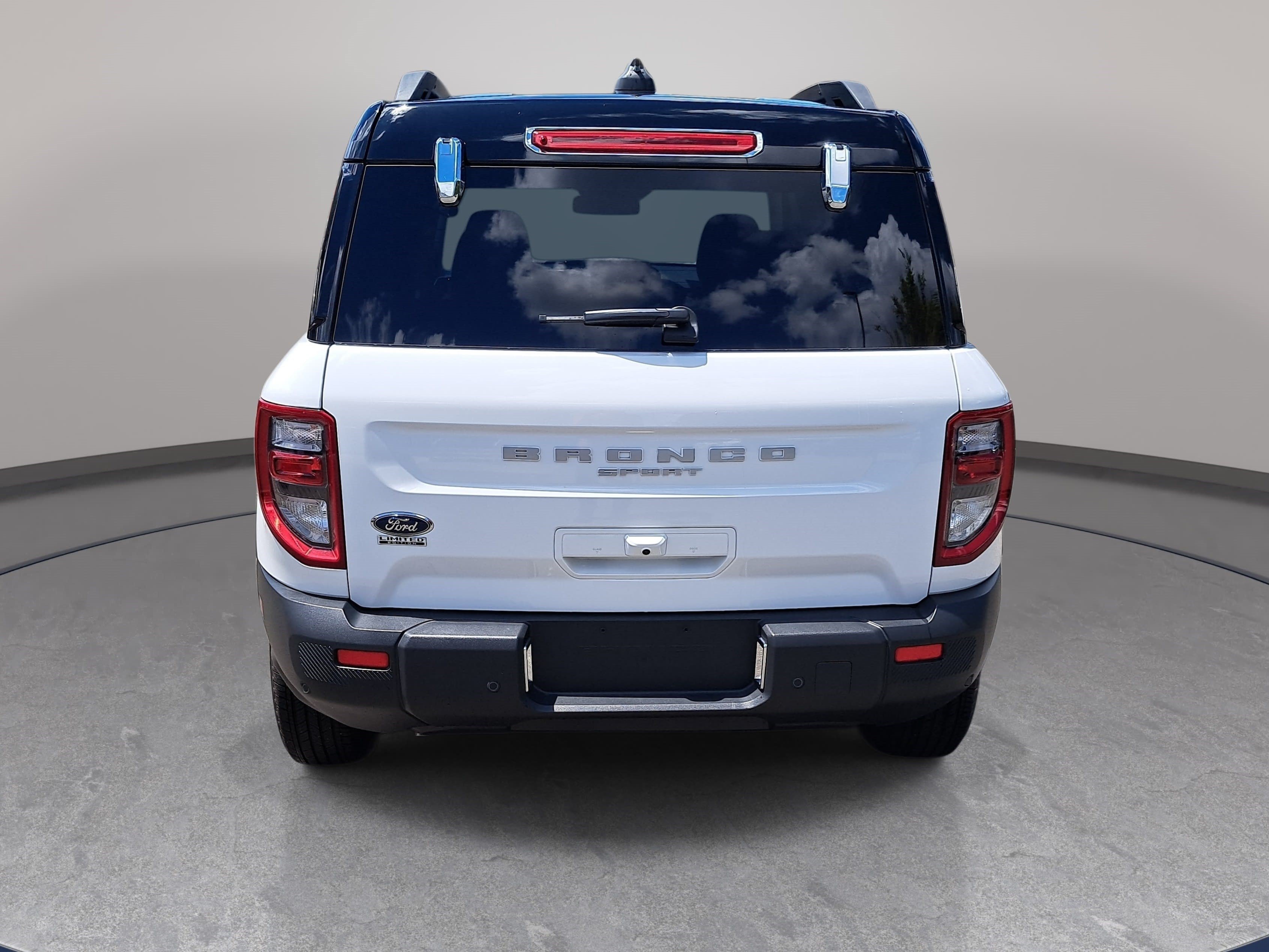 Used 2025 Ford Bronco Sport Outer Banks w/ Outer Banks Tech Package+ AWD/4WD image 6