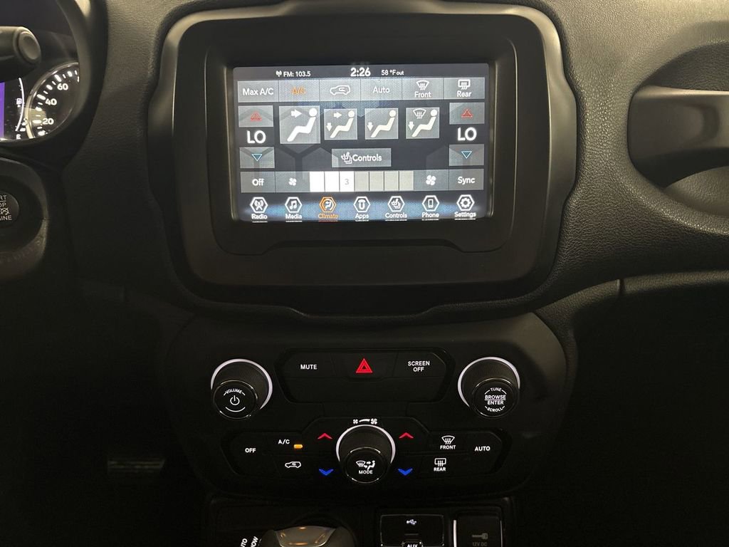 Used 2019 Jeep Renegade Latitude w/ Cold Weather Group image 43