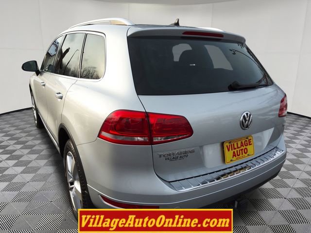 Used 2014 Volkswagen Touareg VR6 image 12