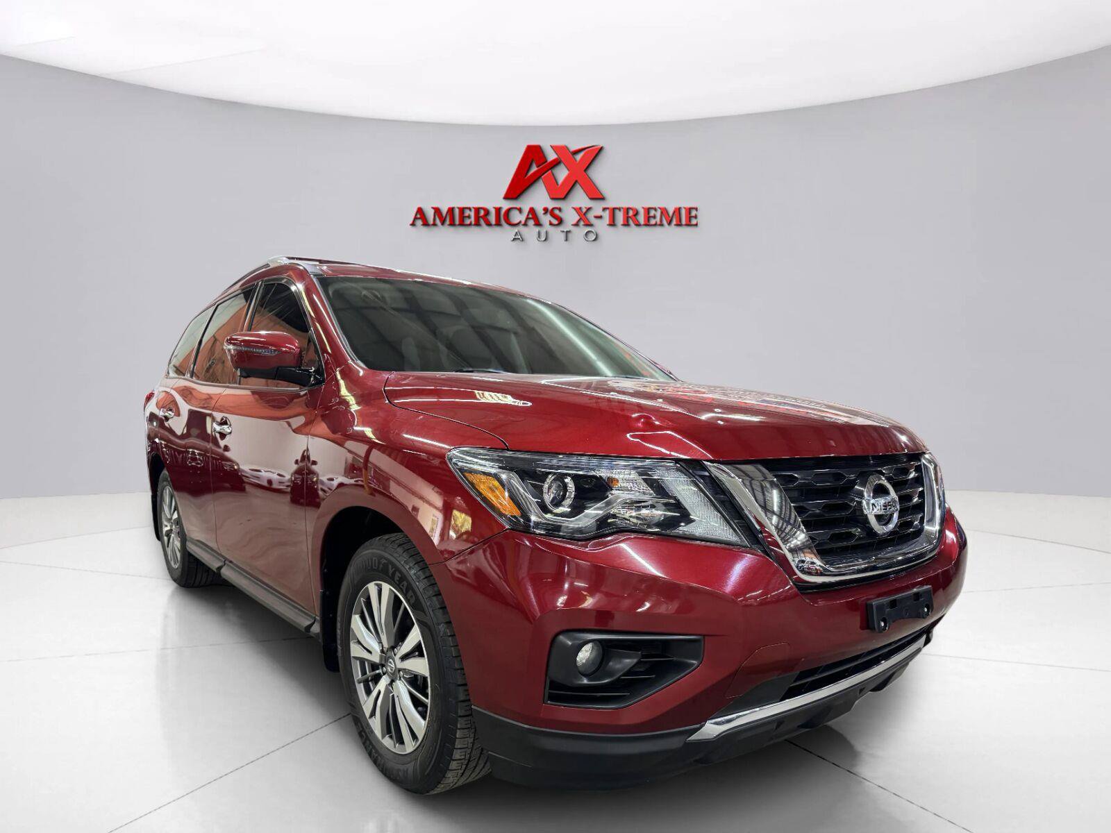 Used 2019 Nissan Pathfinder SL FWD image 10