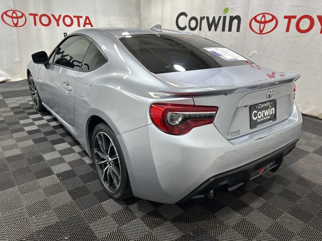 Used 2017 Toyota 86 image 5