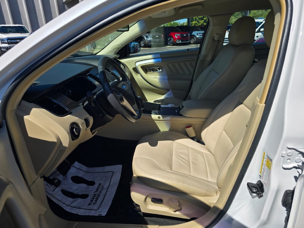 Used 2015 Ford Taurus SEL w/ Equipment Group 201A FWD image 10