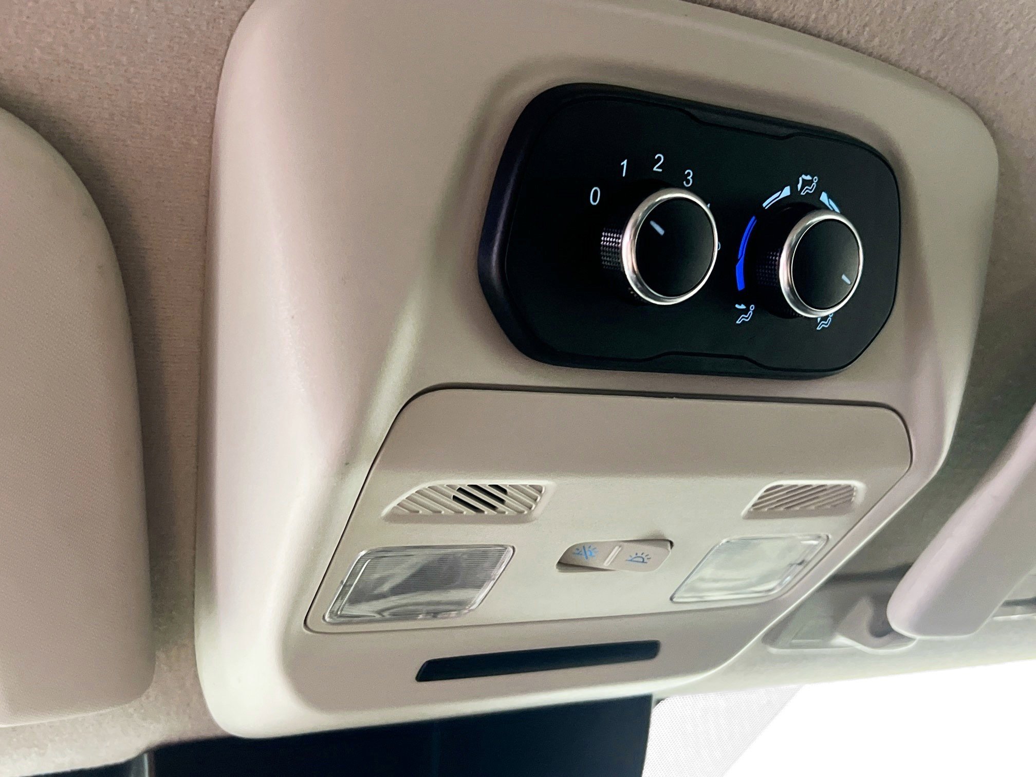 Used 2023 Ford Transit 350 XL image 22