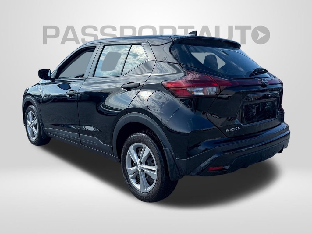 Used 2023 Nissan Kicks S image 3