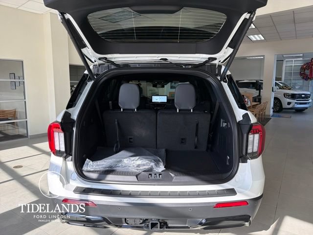 New 2026 Ford Explorer ST-Line w/ ST-Line Street Pack RWD image 12