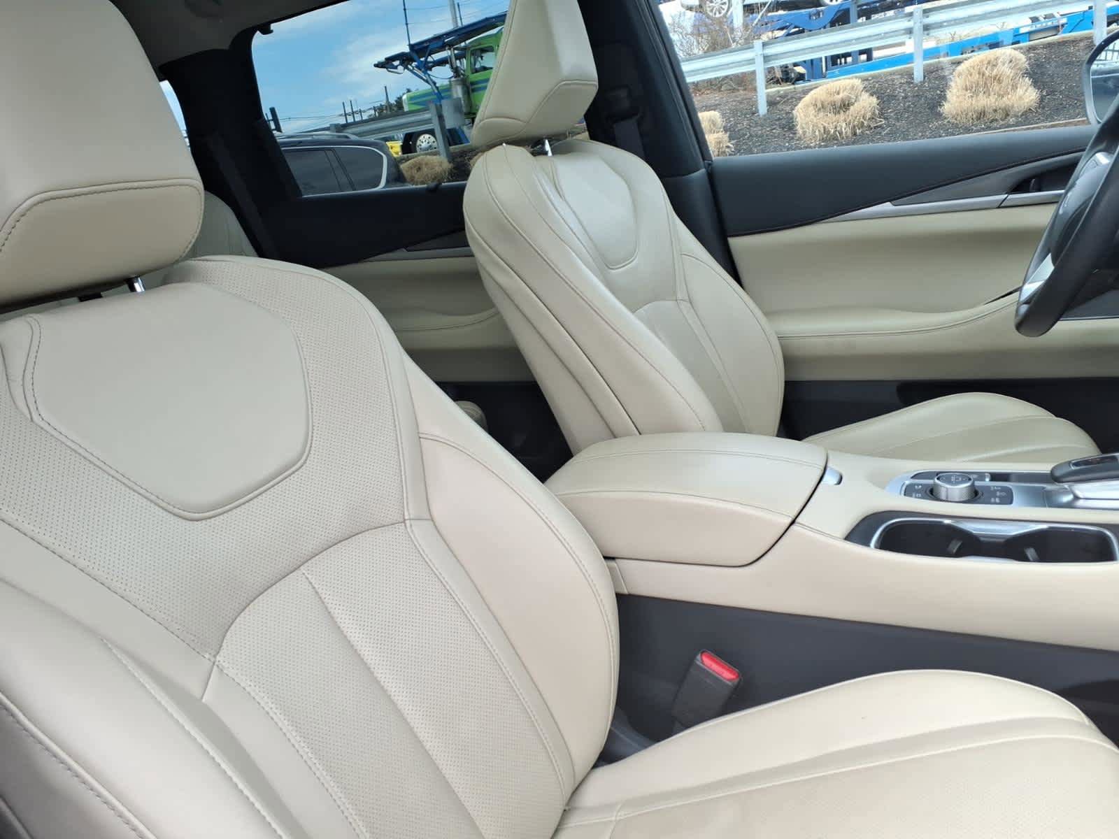 Certified 2024 INFINITI QX60 Luxe image 19