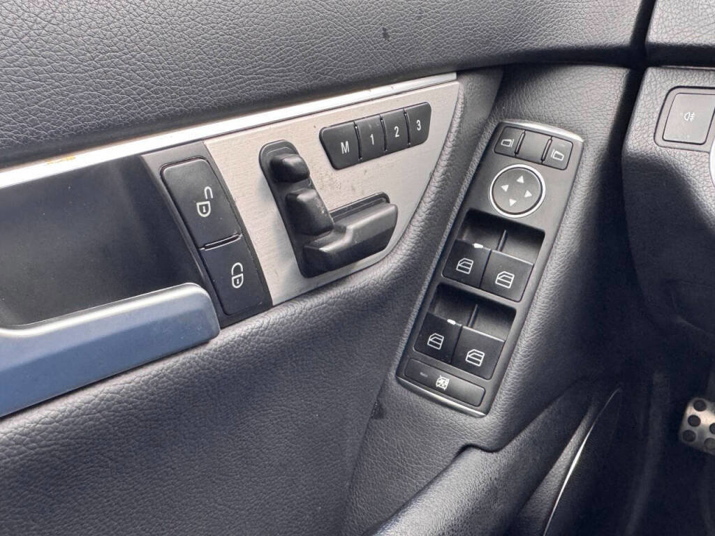 Used 2014 Mercedes-Benz C 300 4MATIC Sedan image 19