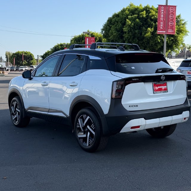 New 2026 Nissan Kicks SV w/ Cold Weather Package FWD image 5