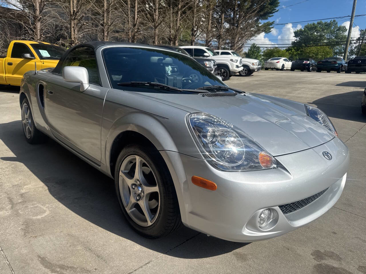 Used 2003 Toyota MR2 image 8