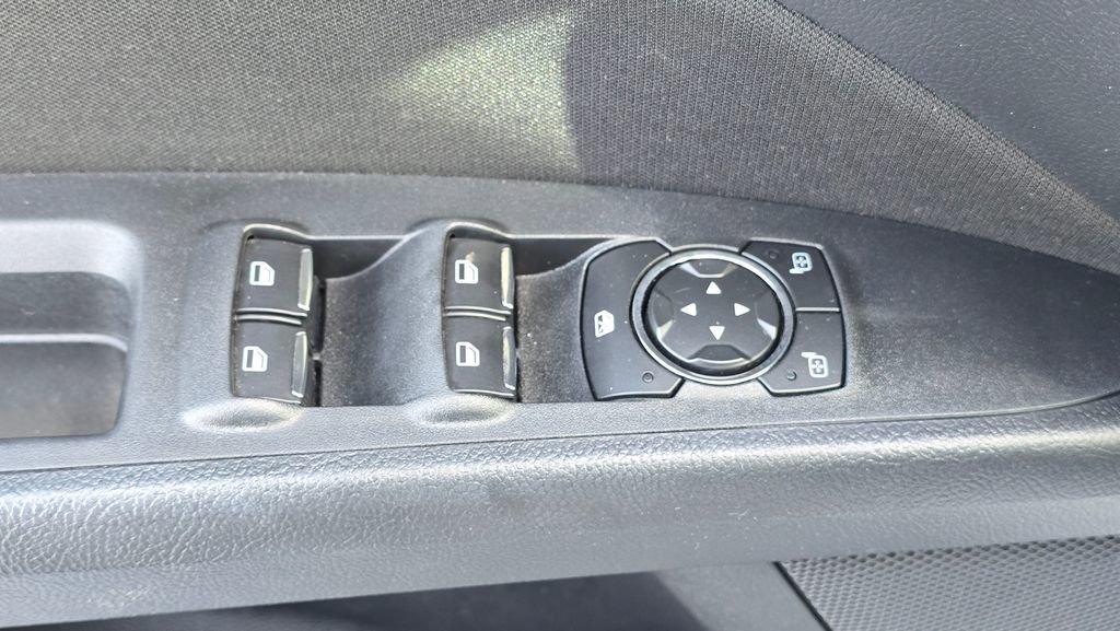 Used 2019 Ford Fusion SE FWD image 22