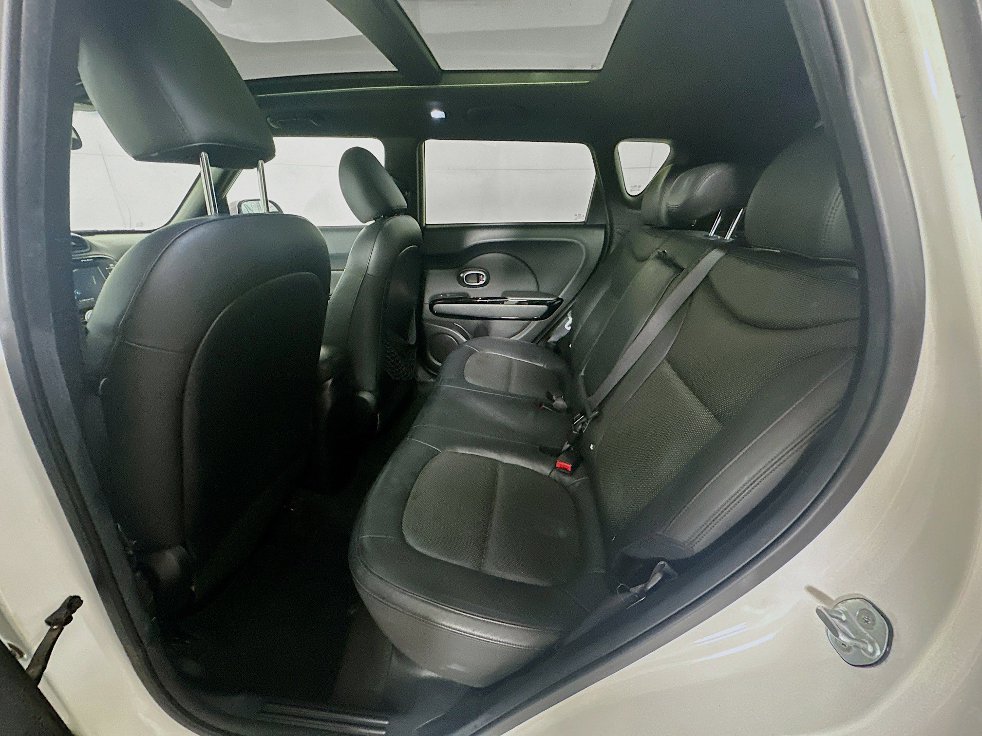 Used 2014 Kia Soul ! w/ Sun & Sound Package image 28