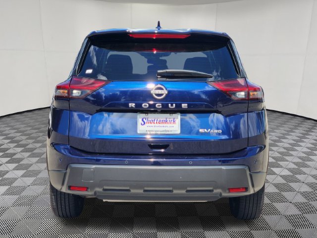 Used 2024 Nissan Rogue SV AWD/4WD image 7