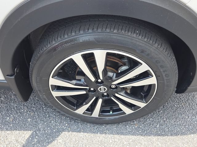 Used 2019 Nissan Kicks SV FWD image 16
