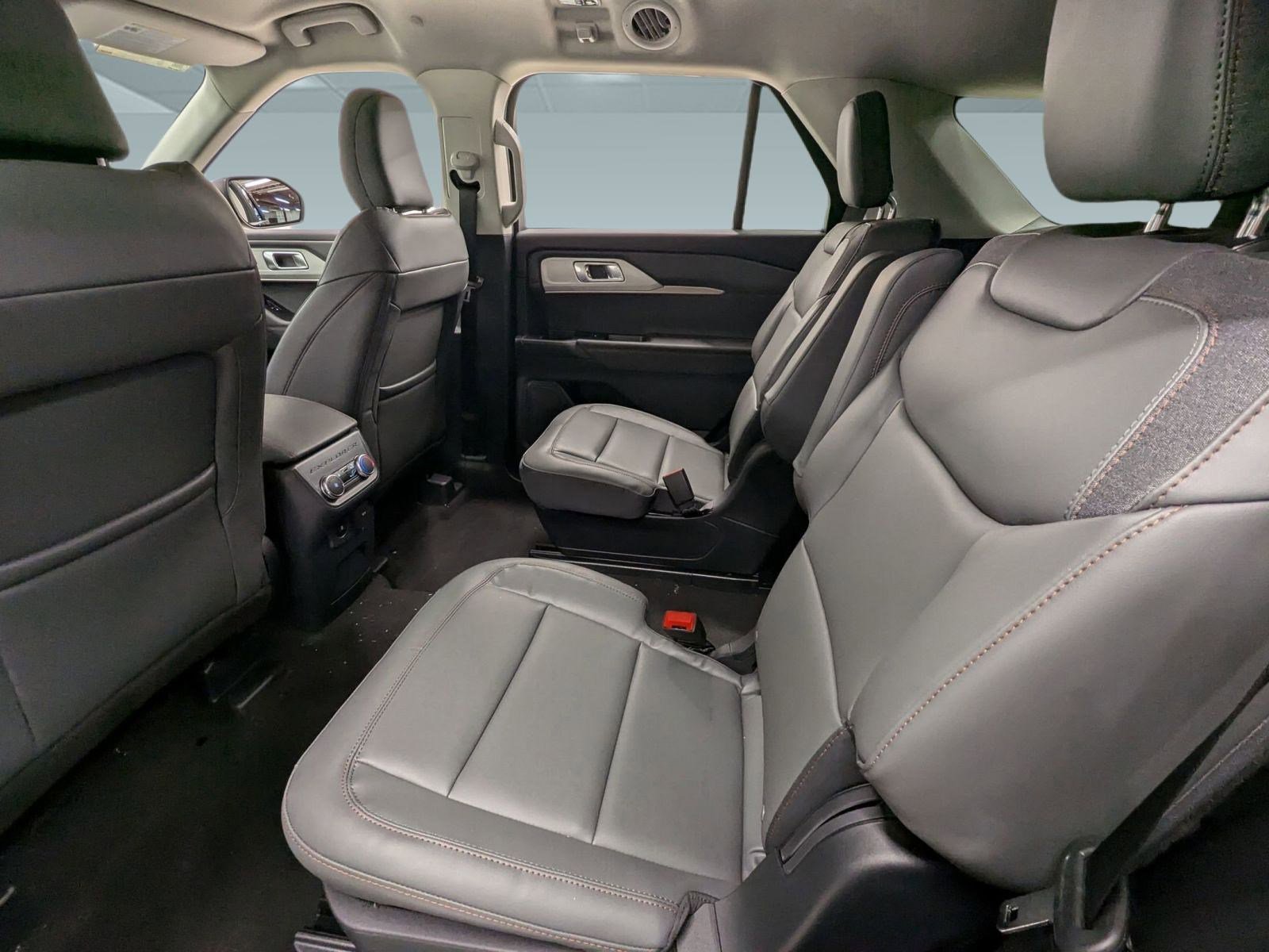 New 2026 Ford Explorer Active w/ Active Comfort Package image 18