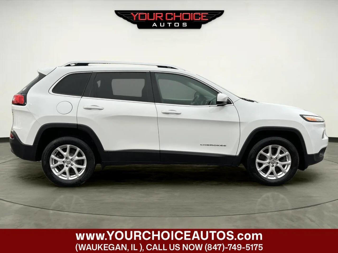 Used 2016 Jeep Cherokee Latitude w/ Safety/Convenience Group AWD/4WD image 6