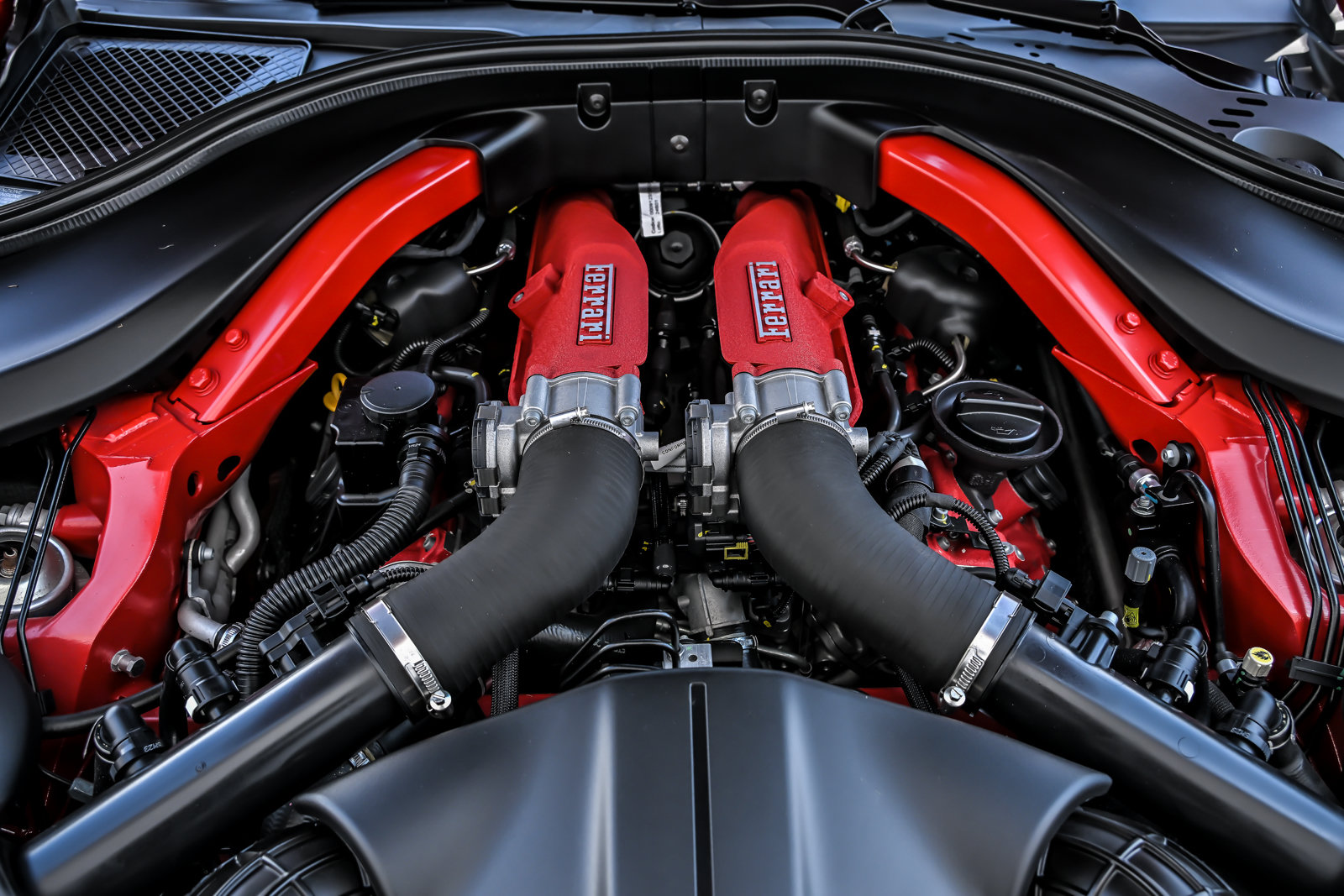 Used 2024 Ferrari Roma Spider RWD image 24
