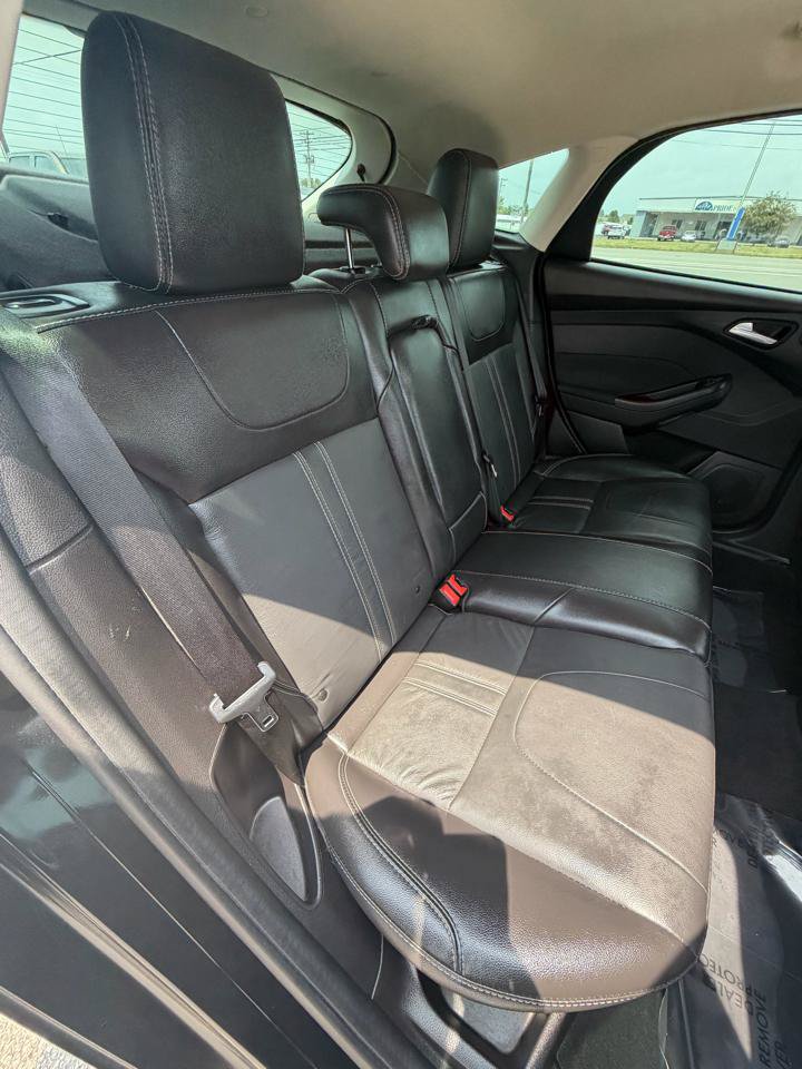 Used 2014 Ford Focus Titanium FWD image 42