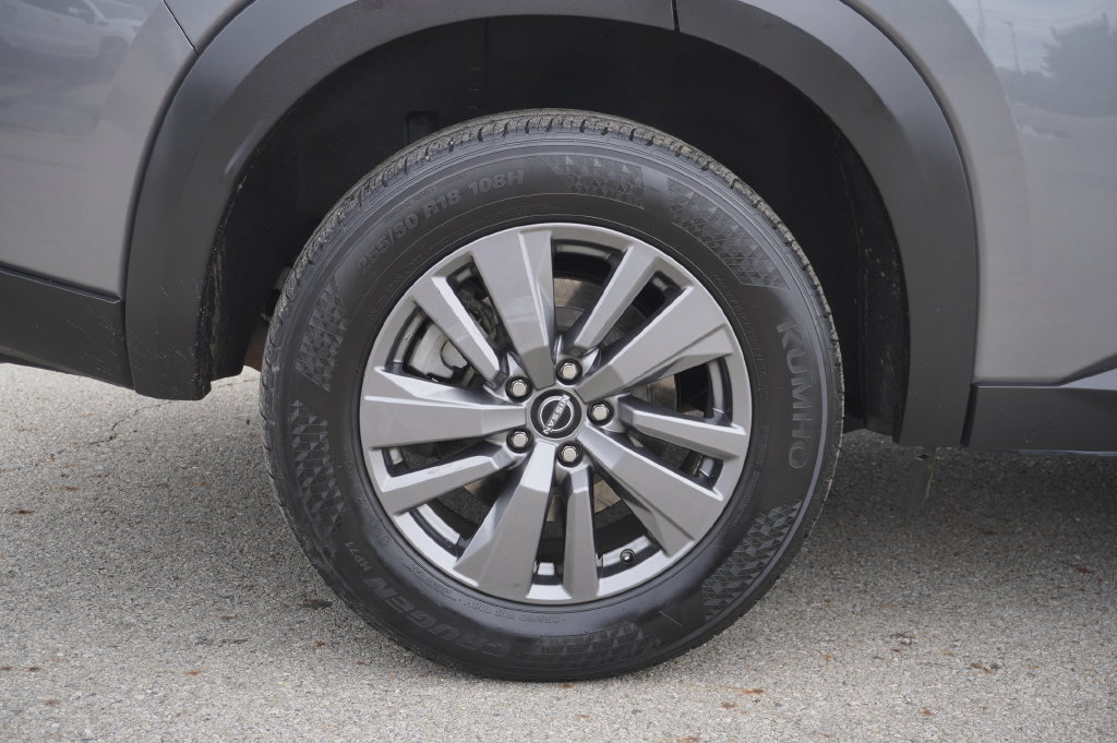 Used 2025 Nissan Pathfinder SV AWD/4WD image 12