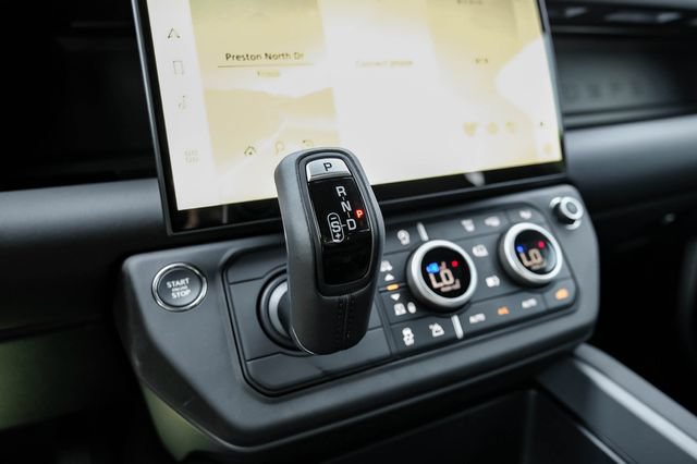 New 2026 Land Rover Defender 110 X-Dynamic SE AWD/4WD image 32