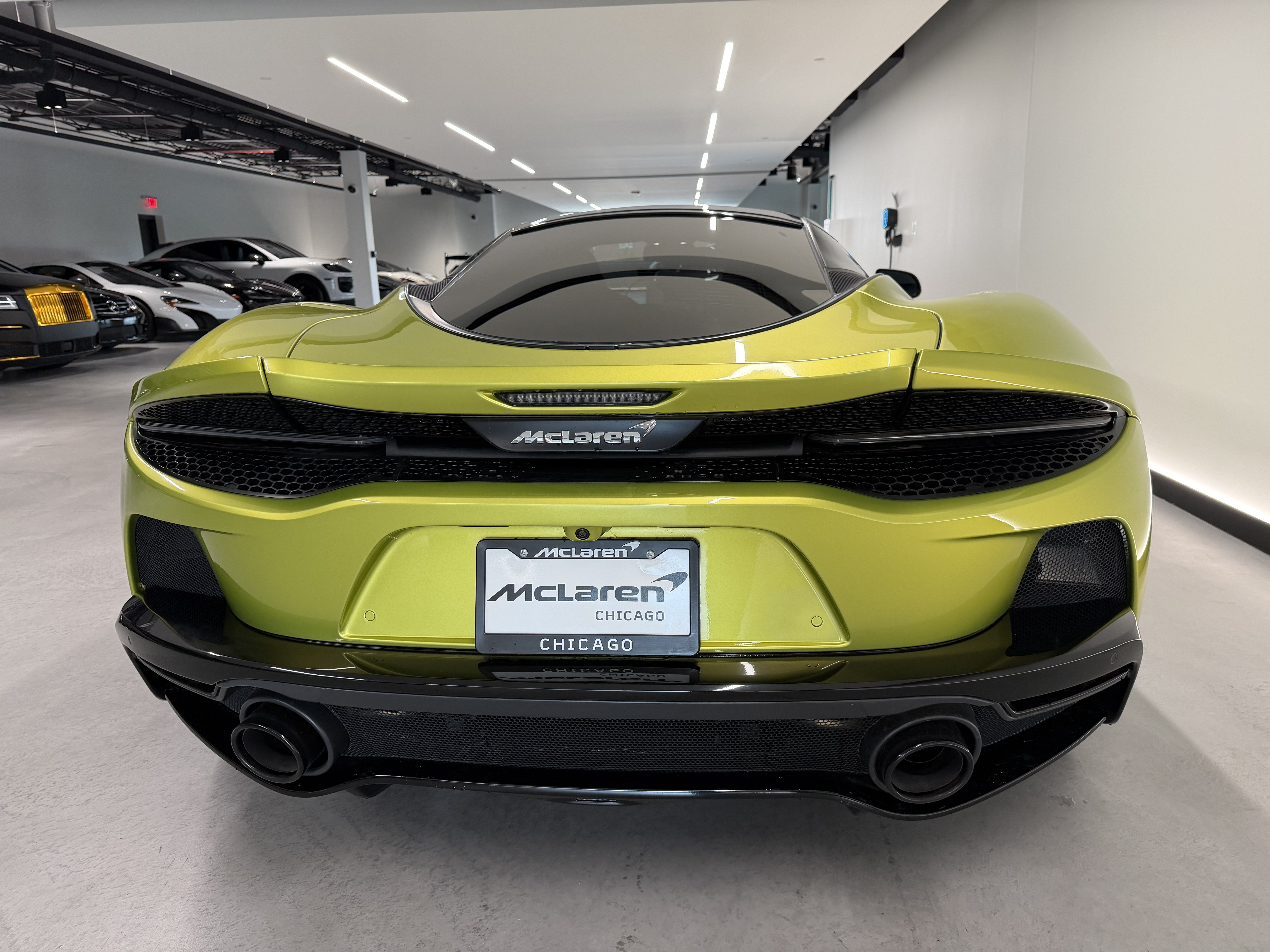 Used 2023 McLaren GT RWD image 3