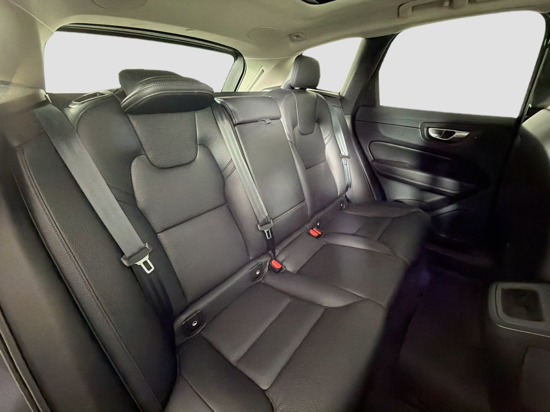Certified 2023 Volvo XC60 B5 Plus FWD image 27