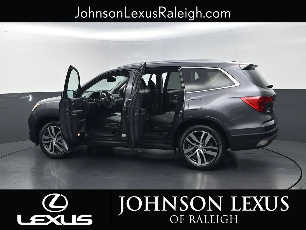 Used 2017 Honda Pilot Touring image 37