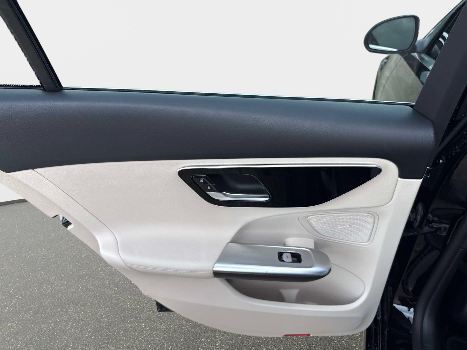 Used 2022 Mercedes-Benz C 300 Sedan image 11