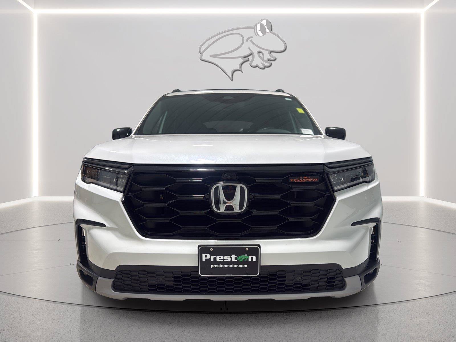 Used 2025 Honda Pilot TrailSport image 9