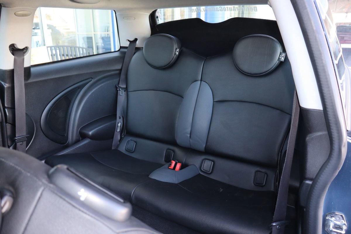 Used 2009 MINI Cooper Hardtop w/ Premium Pkg image 9
