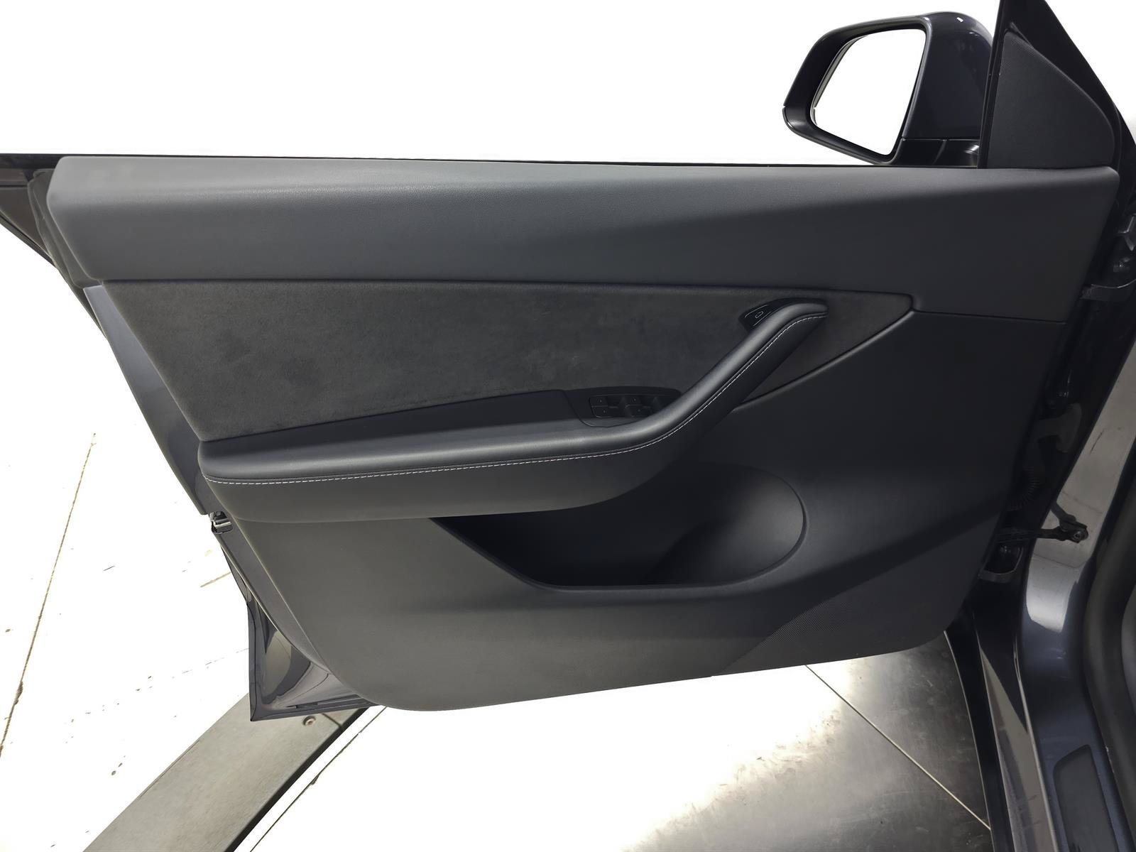 Used 2021 Tesla Model Y Long Range AWD/4WD image 12