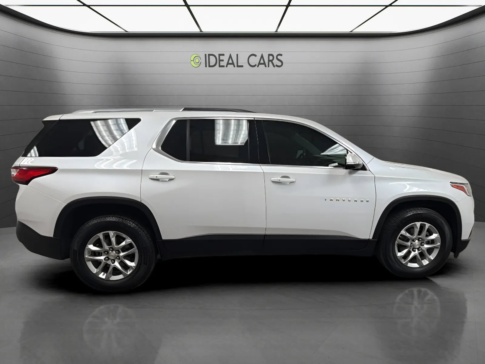 Used 2018 Chevrolet Traverse LT FWD image 4
