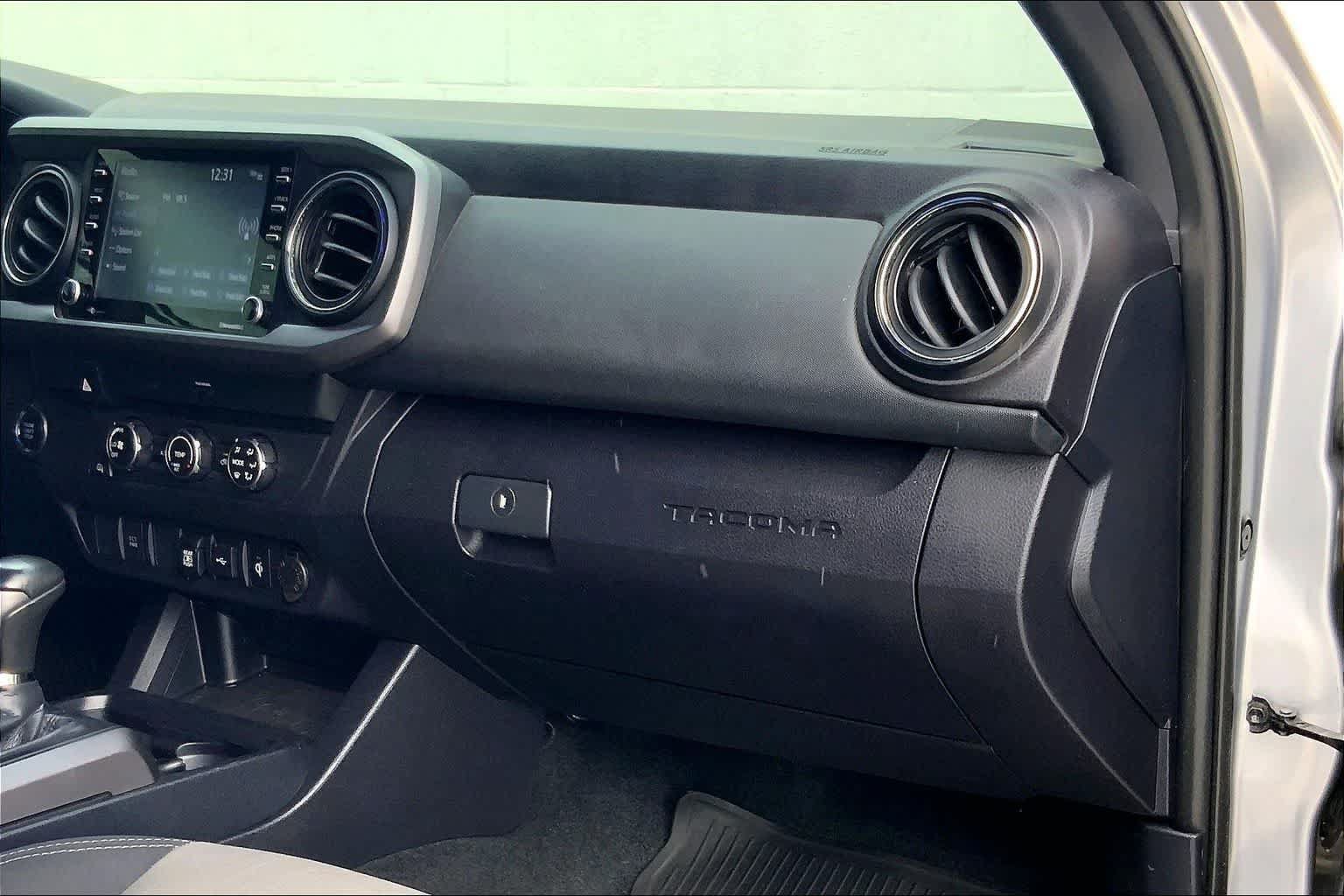 Used 2020 Toyota Tacoma 2WD Double Cab image 23