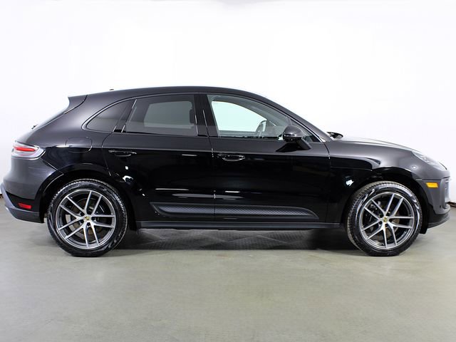 Certified 2024 Porsche Macan image 8