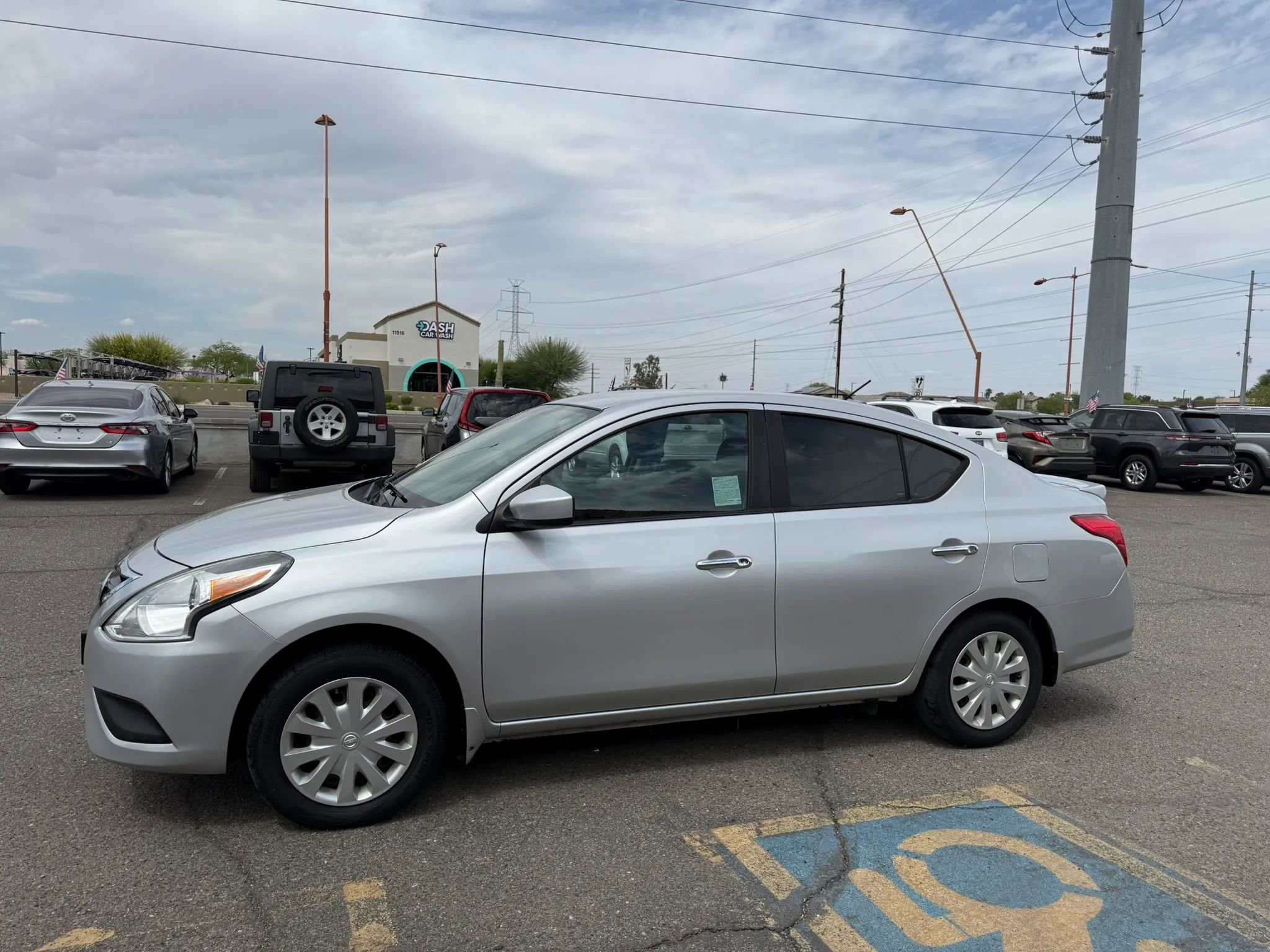 Used 2015 Nissan Versa SV image 5