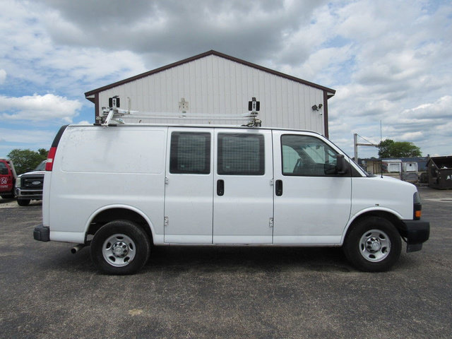 Used 2018 Chevrolet Express 2500 w/ Driver Convenience Package RWD image 2