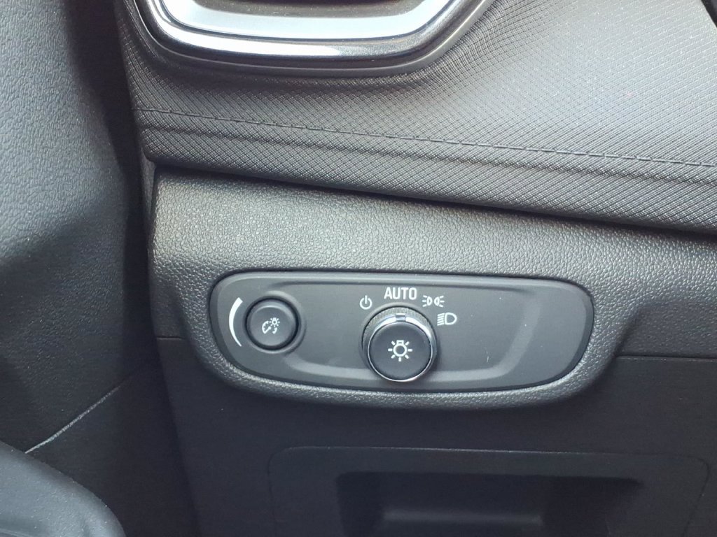 Used 2025 Chevrolet TrailBlazer LT FWD image 26