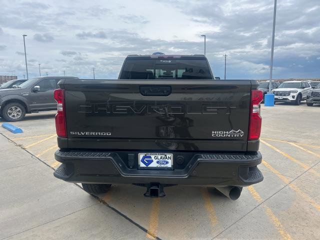 Used 2022 Chevrolet Silverado 2500 High Country w/ Safety Package II image 4