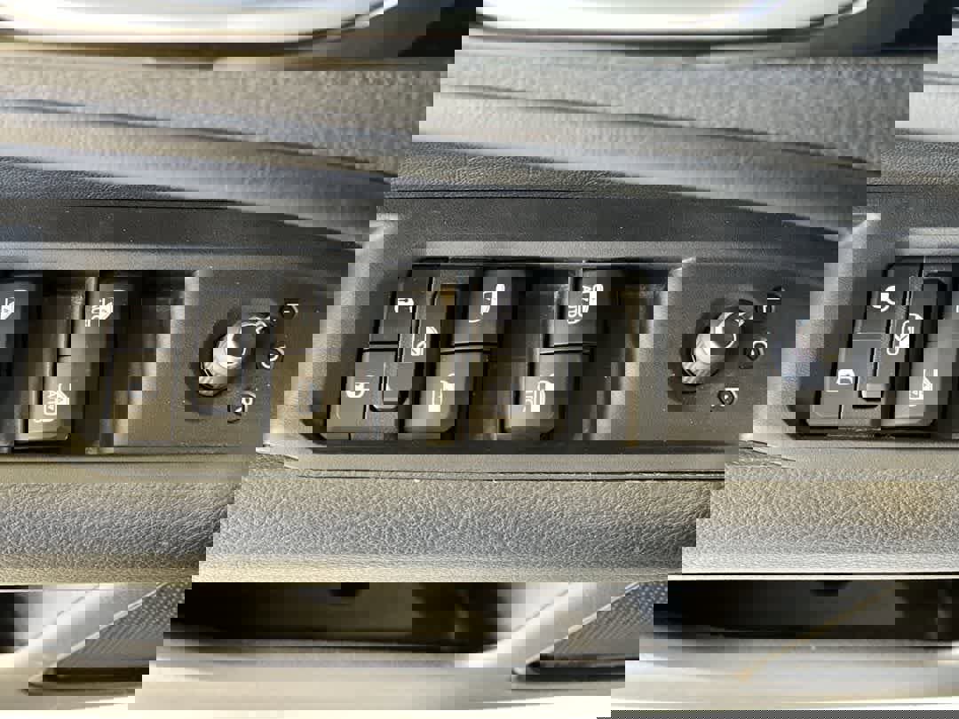 Used 2023 Jeep Compass Trailhawk image 16