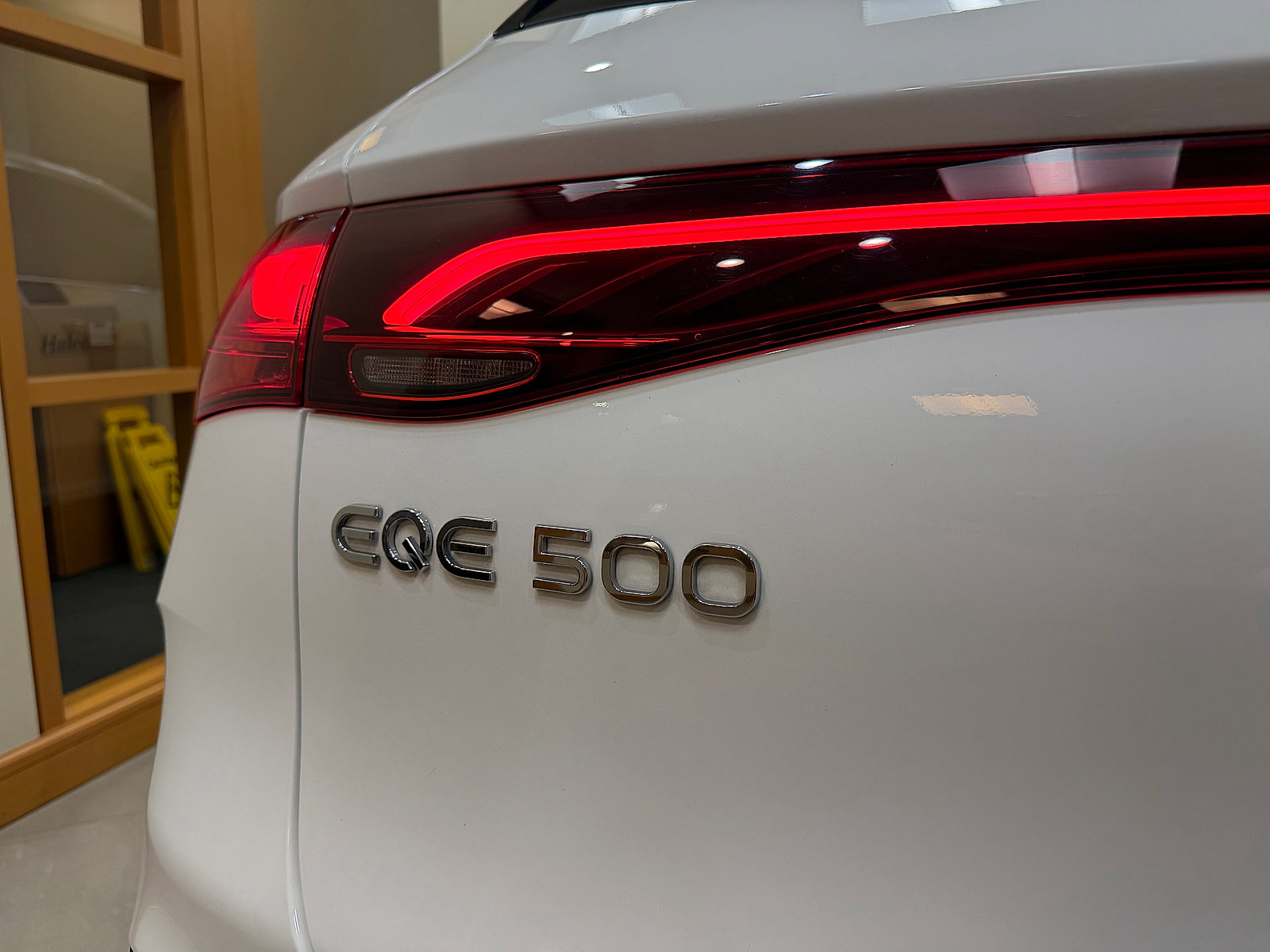 Certified 2023 Mercedes-Benz EQE 500 4MATIC SUV image 28
