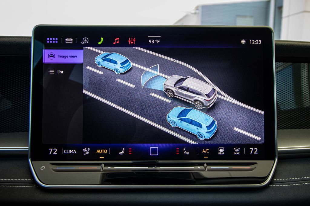 New 2026 Volkswagen Tiguan SE FWD image 45