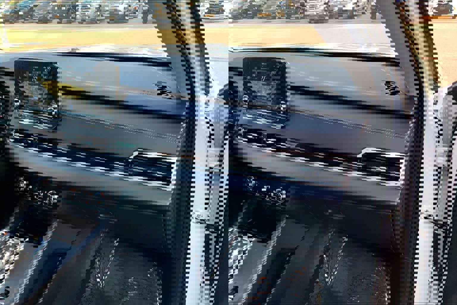 Used 2023 Mitsubishi Outlander SE image 18