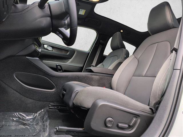 Certified 2023 Volvo C40 Recharge Core image 17