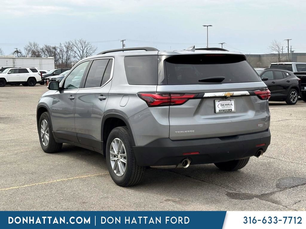 Used 2023 Chevrolet Traverse LT FWD image 3