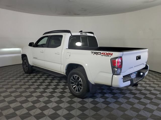 Used 2016 Toyota Tacoma TRD Sport AWD/4WD image 5