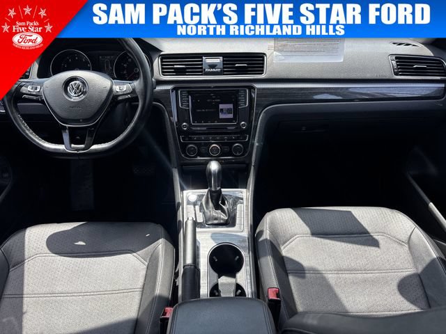 Used 2018 Volkswagen Passat 2.0T SE FWD image 12