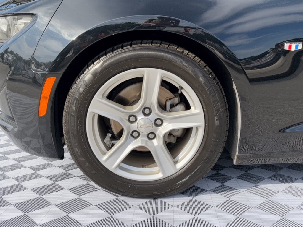 Used 2023 Chevrolet Camaro LT RWD image 13