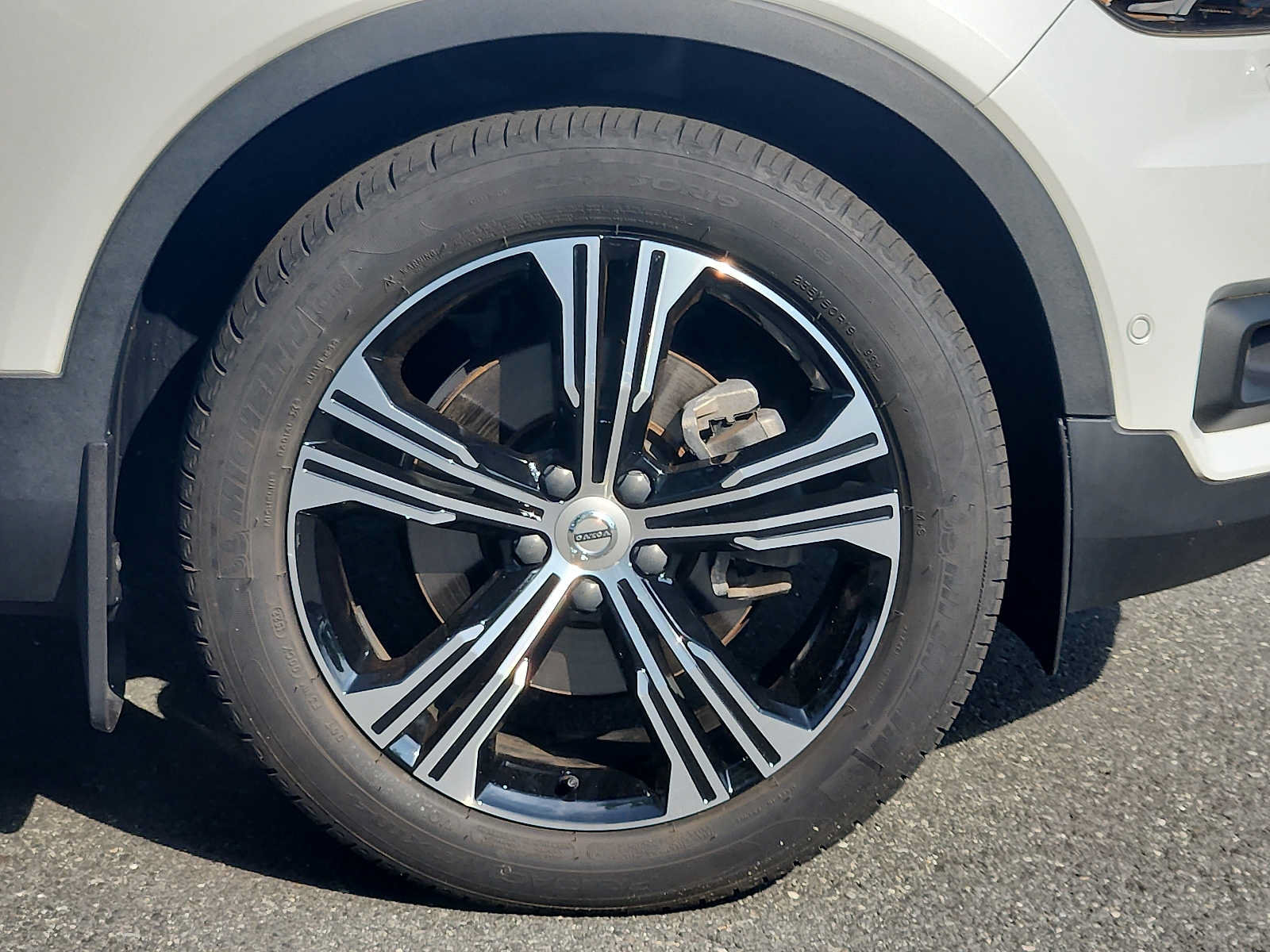 Certified 2022 Volvo XC40 T5 Inscription AWD/4WD image 8